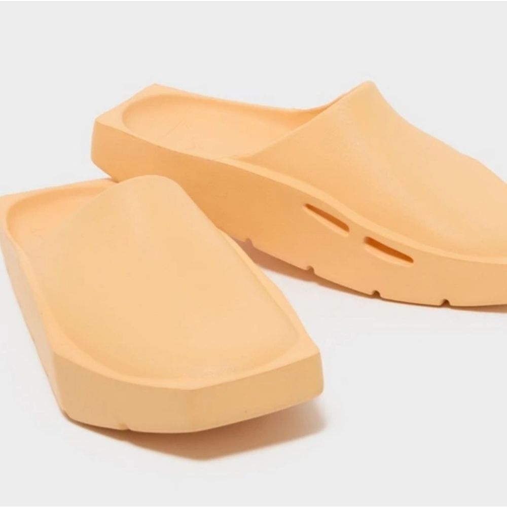 Jordan Hex Mule Slide- Celestial Gold